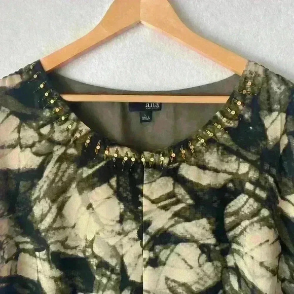 NWT ANA Green Tan Black Short Sleeved Scooped Embellished Neck Blouse Size Large - Picture 3 of 11